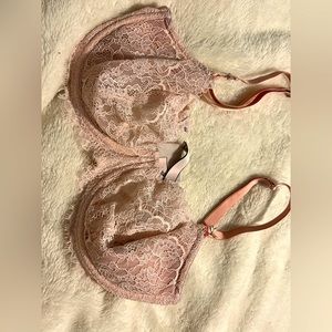 Victoria’s Secret dream angels bra